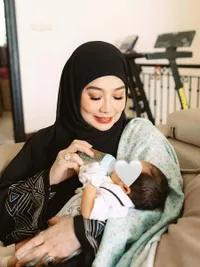 Reza Artamevia Akui Rindu Berat dengan Cucu, Tatapan Baby Arash Bikin Bahagia