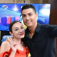 Rianti Cartwright Foto Bareng Cristiano Ronaldo, Dikira Editan