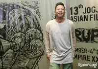 Ringgo Agus Rahman dan Zara JKT48 di Screening 'KELUARGA CEMARA'