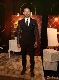 Demi Anak Cucu, Rio Dewanto Selektif Main Film