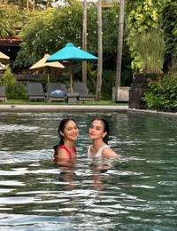 Ririn Ekawati dan Rini Yulianti Liburan Bareng di Bali, Seru Banget