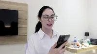 Romantis Banget, Intip Potret Arumi Bachsin Rela Jauh-Jauh ke Trenggalek Demi Berikan Kejutan Ulang Tahun Untuk Emil Dardak
