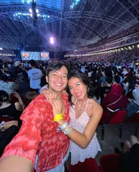 Romantis Banget! Potret Concert Date Angga Yunanda dan Shenina Cinnamon di The Eras Tour Singapura