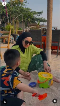 Rumah Tangga di Ujung Tanduk, Ini 10 Potret Irish Bella Nikmati Liburan di Bali - Ammar Zoni Ungkap Penyesalan dan Sebut Masih Cinta