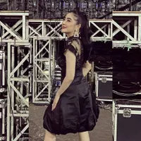 Rumah Tangga Jauh dari Gosip, 8 Potret Uut Permatasari Cerita Alasan Jatuh Cinta Setiap Hari dengan Suaminya