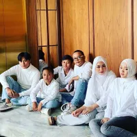 Rumah Tangga Sedang di Ujung Tanduk, 8 Potret Keluarga Sule dan Nathalie Holscher yang Selalu Terlihat Harmonis dan Kompak