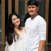 Ryana Dea & Puadin Redi Kondangan Sambil Liburan di Bandung