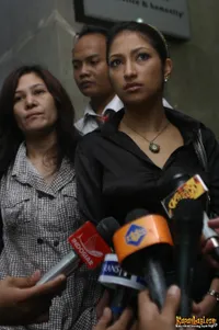 Rahma Azhari Lapor Polisi