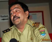 Rano Karno dan Kesuksesan SI DOEL ANAK SEKOLAHAN