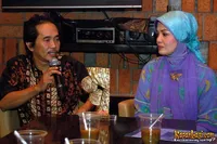Ratih Sanggarwati Bersama Teater Satu Kata di Bricks Cafe