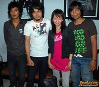 Ratna Damayanti dan Hey Hoo Band