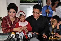 Ratna Listy Dan Keluarga di Cafe Jambodroe Galeri Nasional