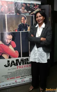Ratna Sarumpaet di Tea Addict