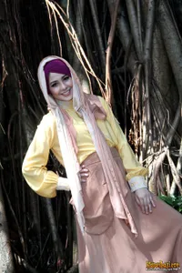 Risty Tagor Cantik Dengan Hijab