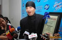 Romy Rafael Lakukan Aksi Hipnotis 12 Ribu Orang