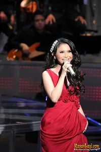 Rossa Tampil di Konser HARMONI