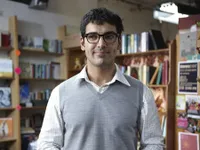 Saat Aktor Bollywood Tampil Cupu Berkacamata, Masih Ganteng?