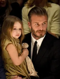 Saat Harper Beckham Bergaya Bak Orang Dewasa, Secantik Princess!