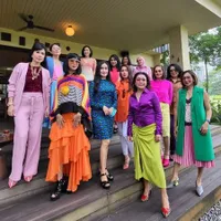 Saat Wanita-Wanita Sultan Kumpul, Ini 7 Potret Geng Kepompong Arisan Kompak Pakai Busana Colour Block - Penampilan Mayangsari Jadi Sorotan