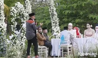 Sah! Intip 11 Momen Akad Nikah Vicky Prasetyo dan Kalina Ocktaranny - Dekorasi Cantik Serba Putih