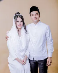 Sah Menikah, Intip 9 Potret Prewedding Adly Fairuz dan Angbeen Rishi yang Serasi dan Romantis