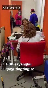 Sahabat Baik, Ini Deretan Potret Zaskia Gotik Beri Selamat dan Hadiah pada Ayu Ting Ting yang Berulang Tahun