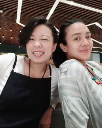Sahabatan 29 Tahun, Potret Dea Ananda dan Leony Vitria yang Bestie Banget - Mengaku Pernah Bertengkar