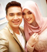 Sahrul Gunawan & Istri, Pasangan Terindah Dibalut Kesucian Cinta