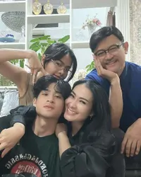 Salshadilla Ungkap Kegiatan Iis Dahlia yang Arisan Sebanyak 4 Kali Sebulan