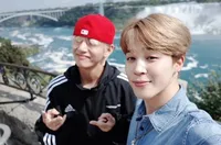 Sama-Sama Anggota 95 Line Dalam Grup, Simak Potret Kebersamaan V dan Jimin BTS