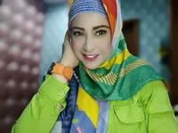 Sama-Sama Jadi Pedangdut, 9 Potret Wirdha Sylvina Putri Elvy Sukaesih yang Sudah 3 Tahun Tak Akur dengan Sang Ibu