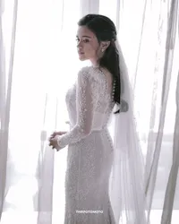 Sama-Sama Menikah Pada 12 September, 10 Potret Adu Gaya Audi Marissa dan Chef Marinka Saat Kenakan Wedding Dress