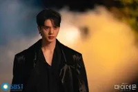 Sama-sama Punya Aura Visual Dominan, Intip 9 Potret Song Kang dan Kim Yoo Jung dalam Drama 'MY DEMON'!