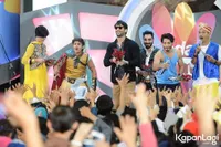 Sambil Gendong 'Anak', Shaheer Temani Sangkuni Jumpa Fans Meriah