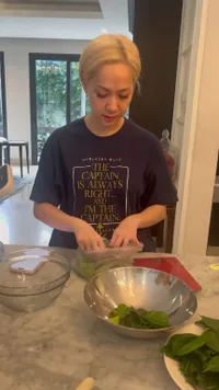 Sambut Hari Raya Lebaran, Ini 8 Potret BCL Masak Rendang 12 Kg - Langsung Turun Tangan