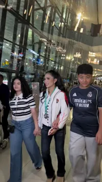 Sampai ke Indonesia, Kris Dayanti Disambut Keluarga Usai Ikuti Wushu International Championship di China