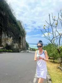 Sandara Park Asyik Liburan di Bali Setelah 2NE1 Guncang Waterbomb Festival