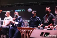 Sang Gladiator Terpanggil ke Atas Ring Tinju, 11 Potret Vicky Prasetyo di Preskon Hollywing Sportshow Boxing - Bakal Lawan Deddy Corbuzier?