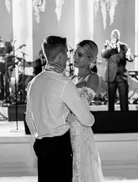 Sang Istri Tengah Hamil Besar, Inilah 8 Potret Terbaru Justin Bieber & Hailey Bieber yang Kian Mesra