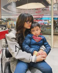 Sang Keponakan Sudah Masuk TK, Potret Fuji yang Gak Rela Gala Sky Cepat Tumbuh Besar  
