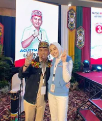 Sang Suami Jadi Gubernur Kalteng, Ini 8 Potret Thisia Halijam dan Agustiar Sabran yang Usianya Beda 27 Tahun - Mesra Bak ABG