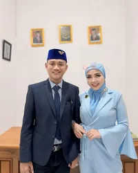 Sang Suami Maju Pemilihan Bupati Pulau Buru, Potret Bella Shofie yang Siap Jadi Support System Paling Depan 