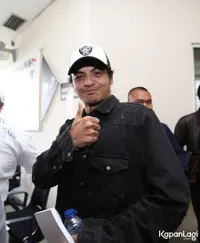 Santai, Potret Vadel Badjideh Tebar Senyum dan Tegaskan Tak Pernah Hamili Lolly - Beber Bukti Rekam Medis