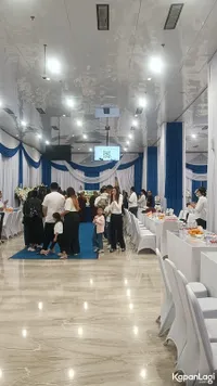Sarwendah Ikuti Upacara Tutup Peti Mendiang Ayah, Mata Berkaca-kaca Menahan Tangis