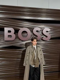 S.Coups SEVENTEEN Bareng David Beckham di Show Hugo Boss Milan Fashion Week