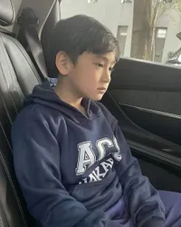 SD-nya Mahal, Ini Potret Rafathar Saat Pakai Seragam Sekolah yang Gantengnya Kayak Tuan Muda Drakor