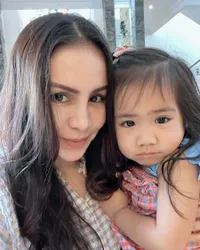 Sebentar Lagi 3 Tahun, Intip Potret Baby Briel Anak Momo Geisha yang Cantik dan Menggemaskan - Makin Pintar Bergaya