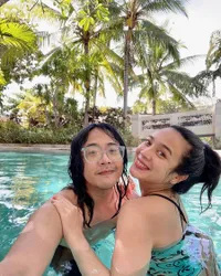 Sebentar Lagi Jadi Ibu, 9 Potret Dea Ananda Pamer Baby Bump di Usia Kehamilan 7 Bulan - Bumil Cantik yang Selalu Happy