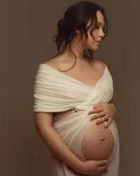 Sebentar Lagi Melahirkan, Cantiknya Bumil Glowing Pamela Bowie di Maternity Shoot Terbaru