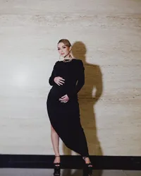 Sebentar Lagi Melahirkan, Potret Babybump Zaskia Gotik Yang Makin Membesar - Pesona Cantik dan Keibuan Makin Terpancar